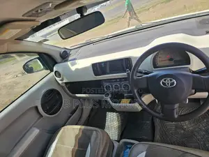 Toyota Passo 2011 White
