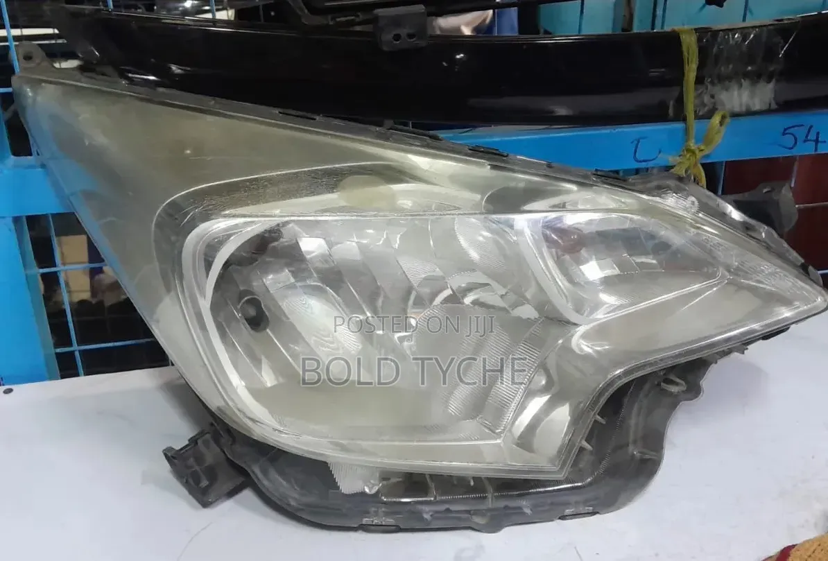 Ractis 2012 Headlights