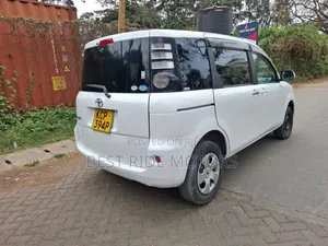 Toyota Sienta 1.5 FWD 2011 White