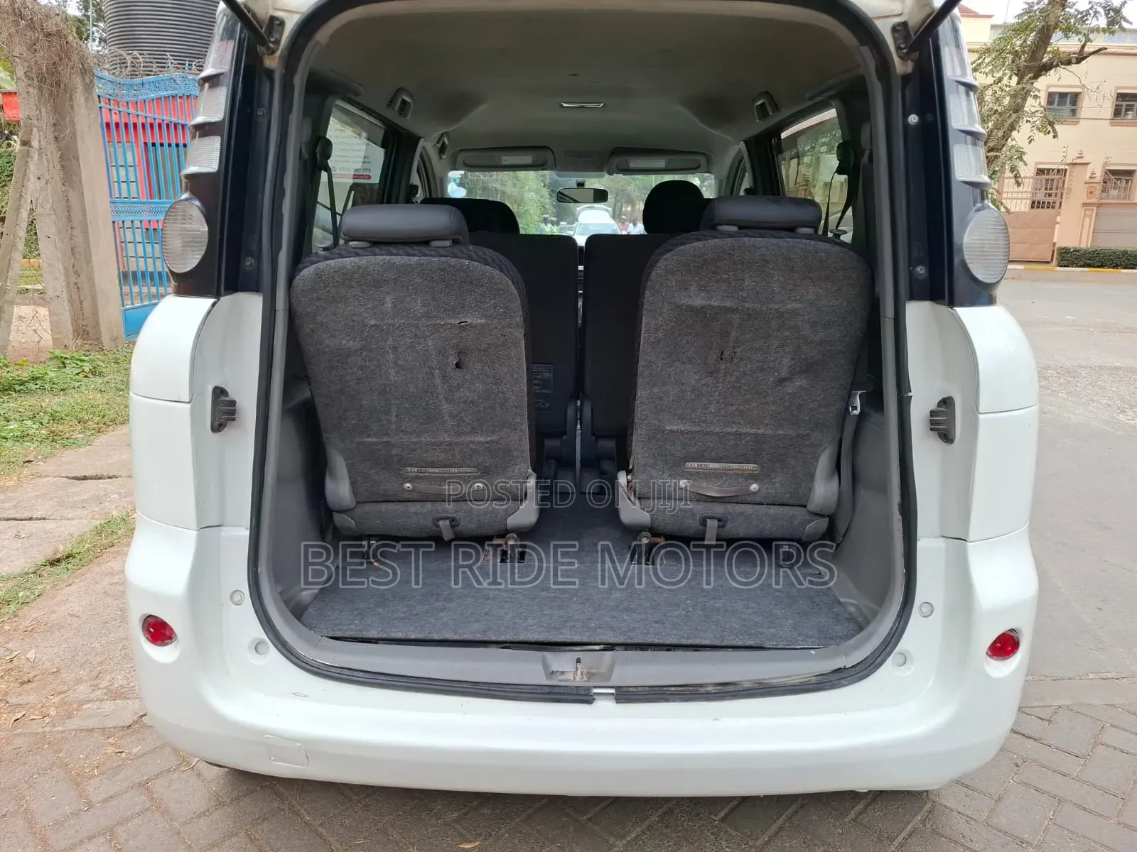 Toyota Sienta 1.5 FWD 2011 White