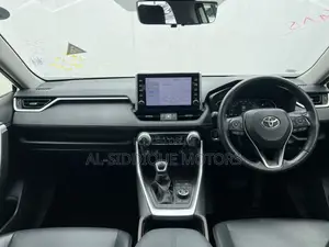 Toyota RAV4 XLE Premium AWD 2020 White