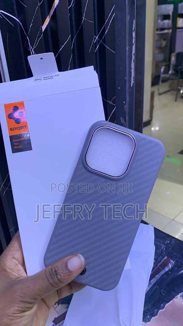 Spigen Phone Case Carbon-Fiber Texture Metallic Camera iPhone 17 Pro