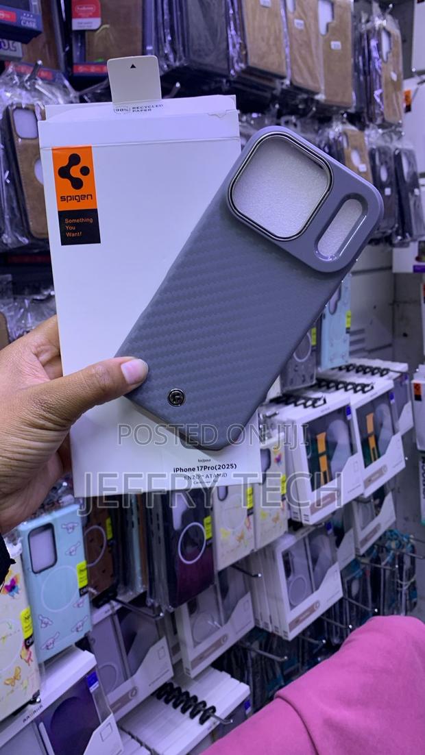 Spigen Phone Case Carbon-Fiber Texture Metallic Camera iPhone 17 Pro - thumbnail 2