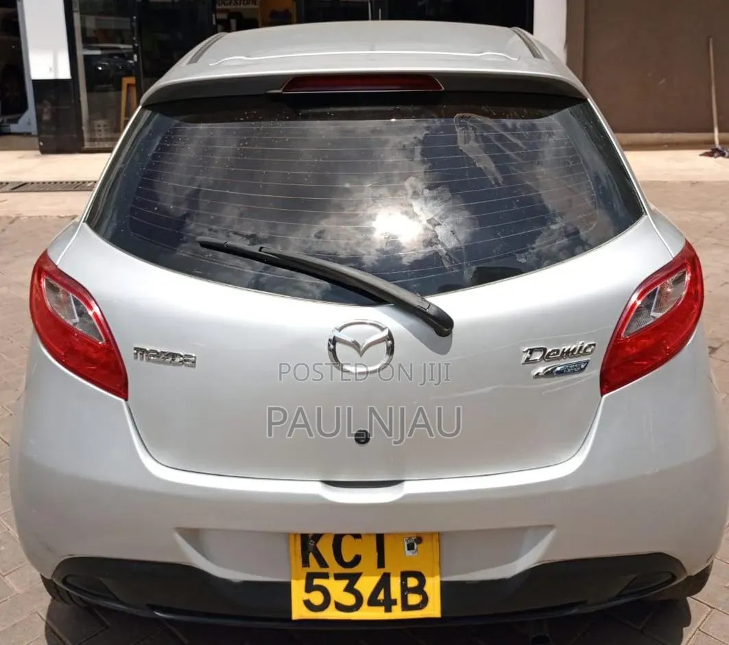 Mazda Demio 2012