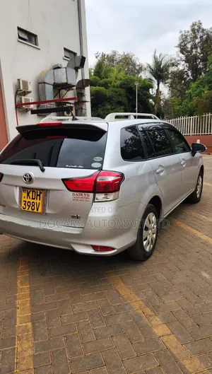 Toyota Corolla Fielder 2017 Silver