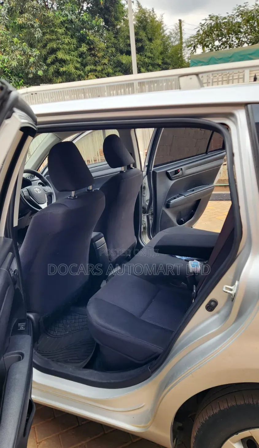 Toyota Corolla Fielder 2017 Silver