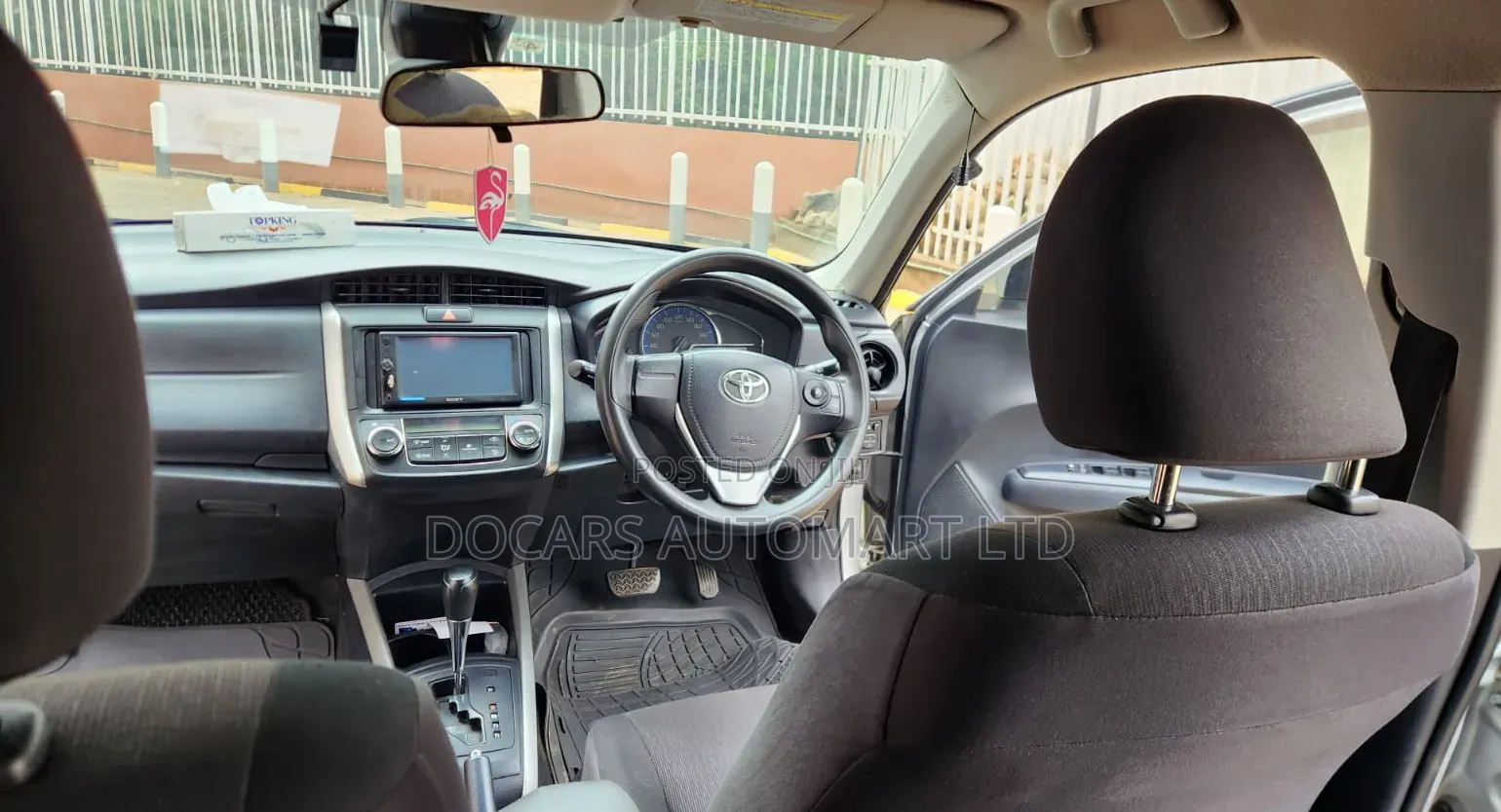 Toyota Corolla Fielder 2017 Silver