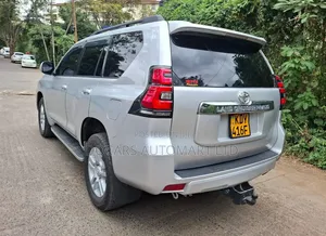 Toyota Land Cruiser Prado 2010 Silver