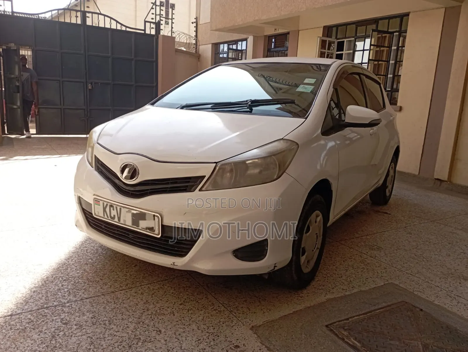 Toyota Vitz 2012 White