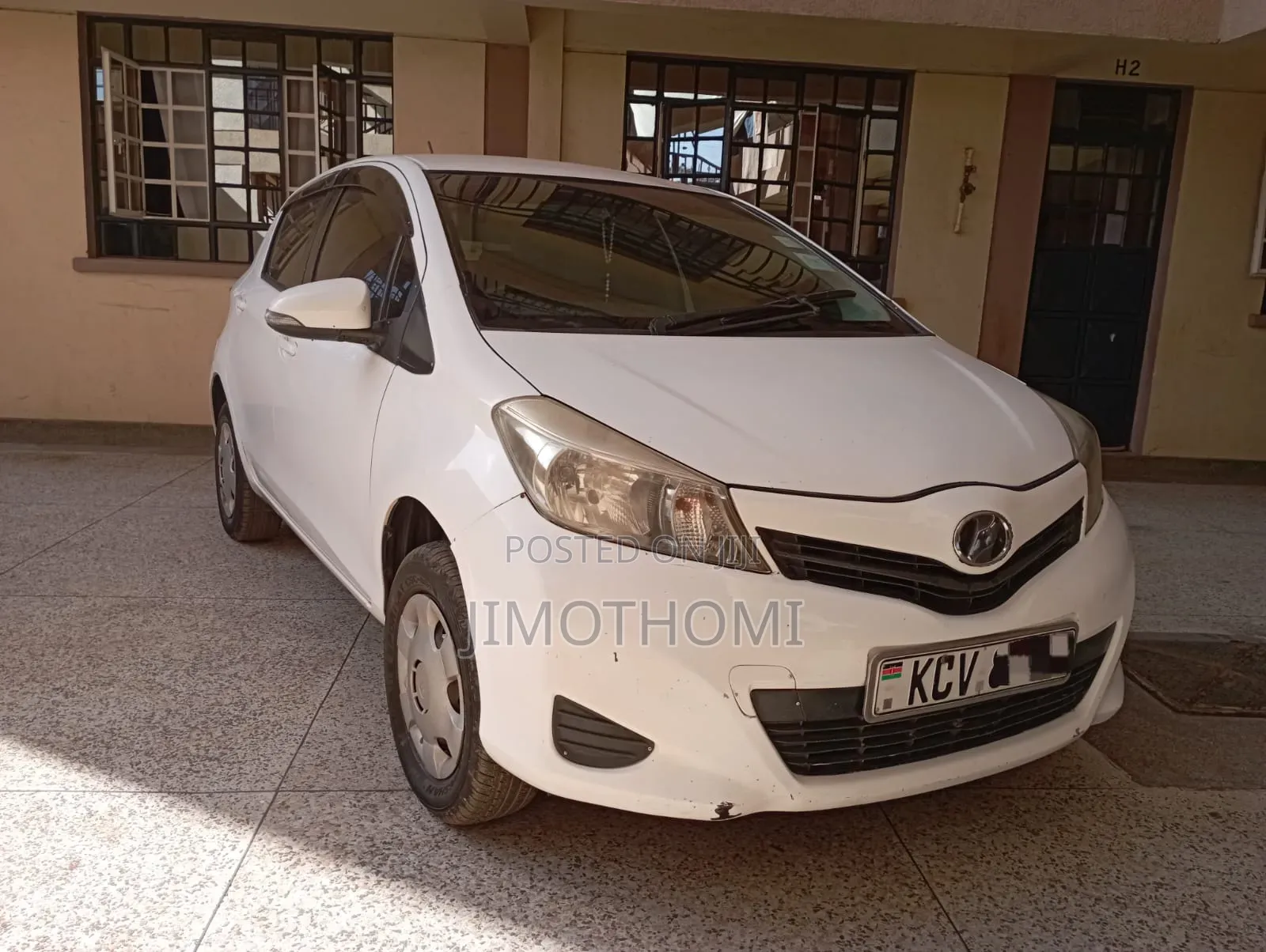 Toyota Vitz 2012 White