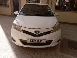 Toyota Vitz 2012 White
