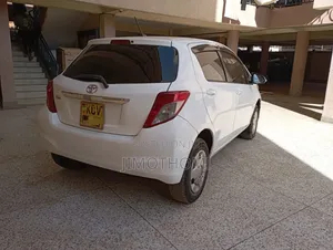 Toyota Vitz 2012 White