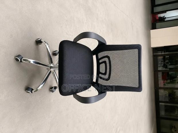 Ergonomic Mesh Office Chair With Armrests Chrome Base - thumbnail 3
