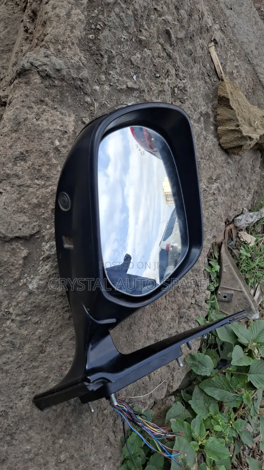 V8 200 Series Side Mirror With Camera