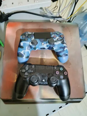 Play Station 4 Slim