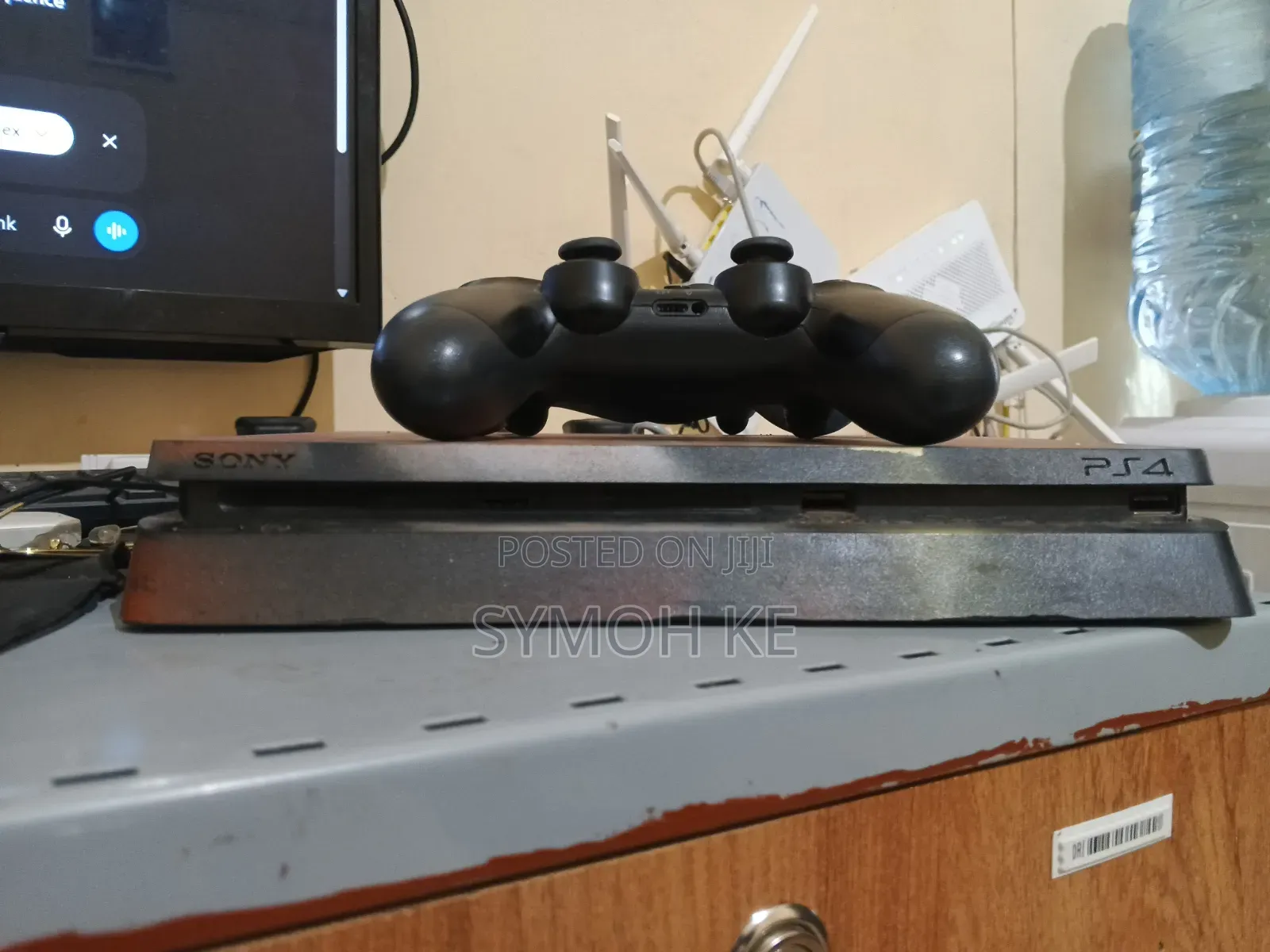 Play Station 4 Slim