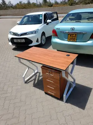 Mobile Desk With Storage Drawers