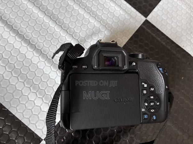 Canon T7i DSRL