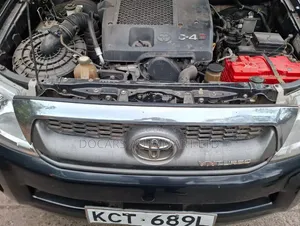 Toyota Hilux 2011 Black