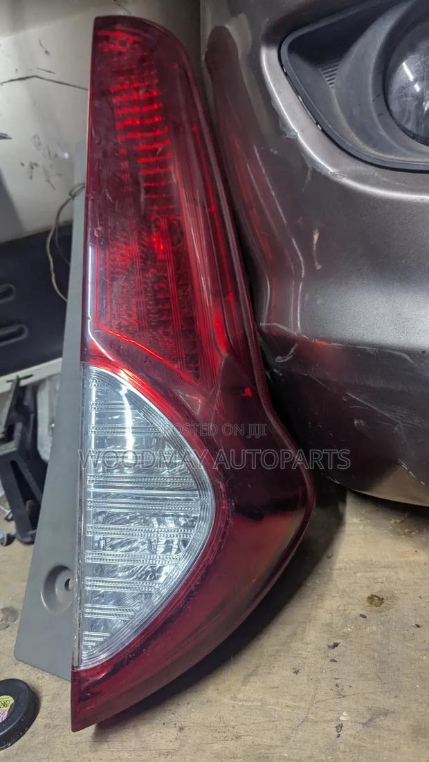 Toyota Passo Sette Backlight - thumbnail 3