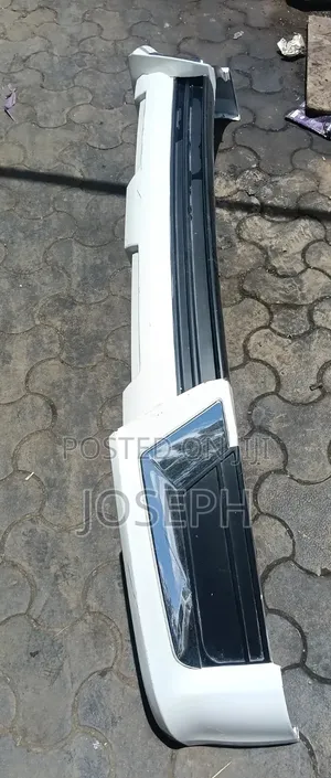 V8 200 Series 2016 Front Bumper Lip