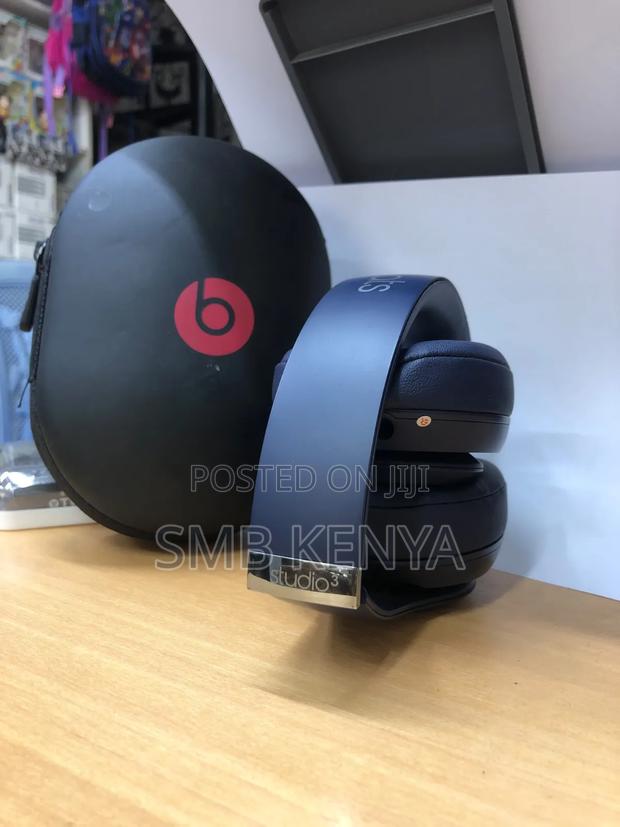 Beats Studio 3 Wireless Noise Cancellation Headphones - thumbnail 2