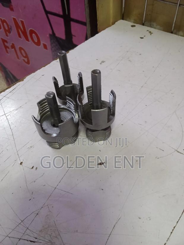 1" 3⁄4" 1⁄2" Plastic Pipe Threader/ Plastic Pipe Threader