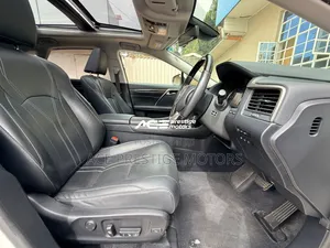 Lexus RX 300 2WD 2019 White