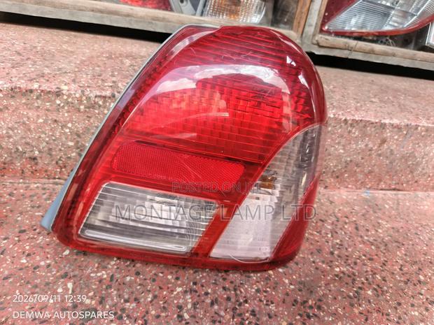 Toyota Platz 2002