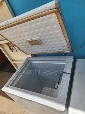 White 130litres Exuk Deep Freezer