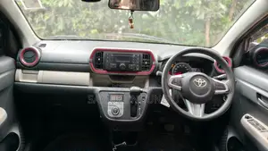 Toyota Passo 2016 Green