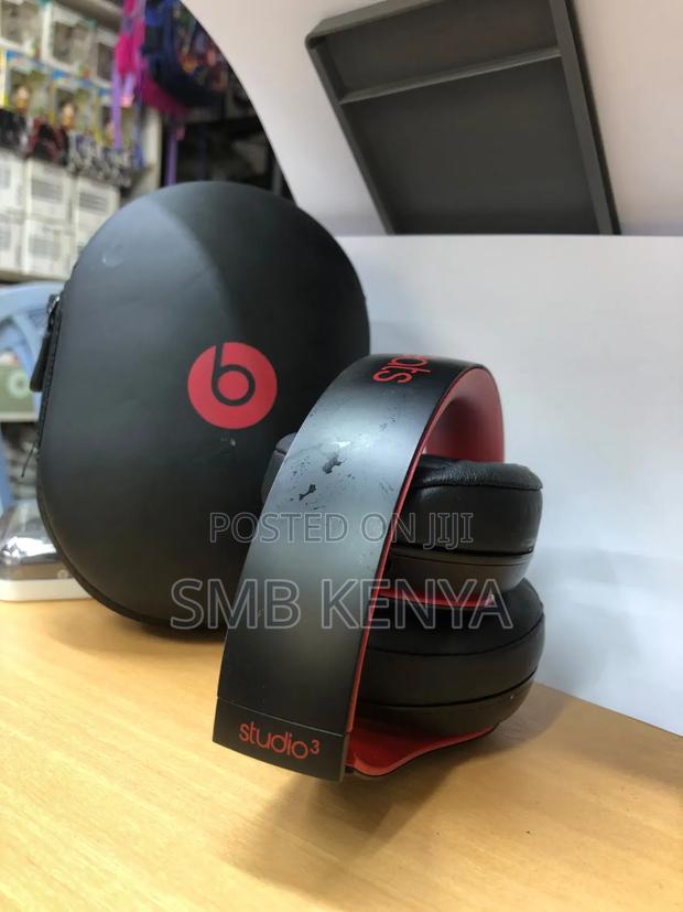 Beats Studio 3 Wireless Headphones - thumbnail 2