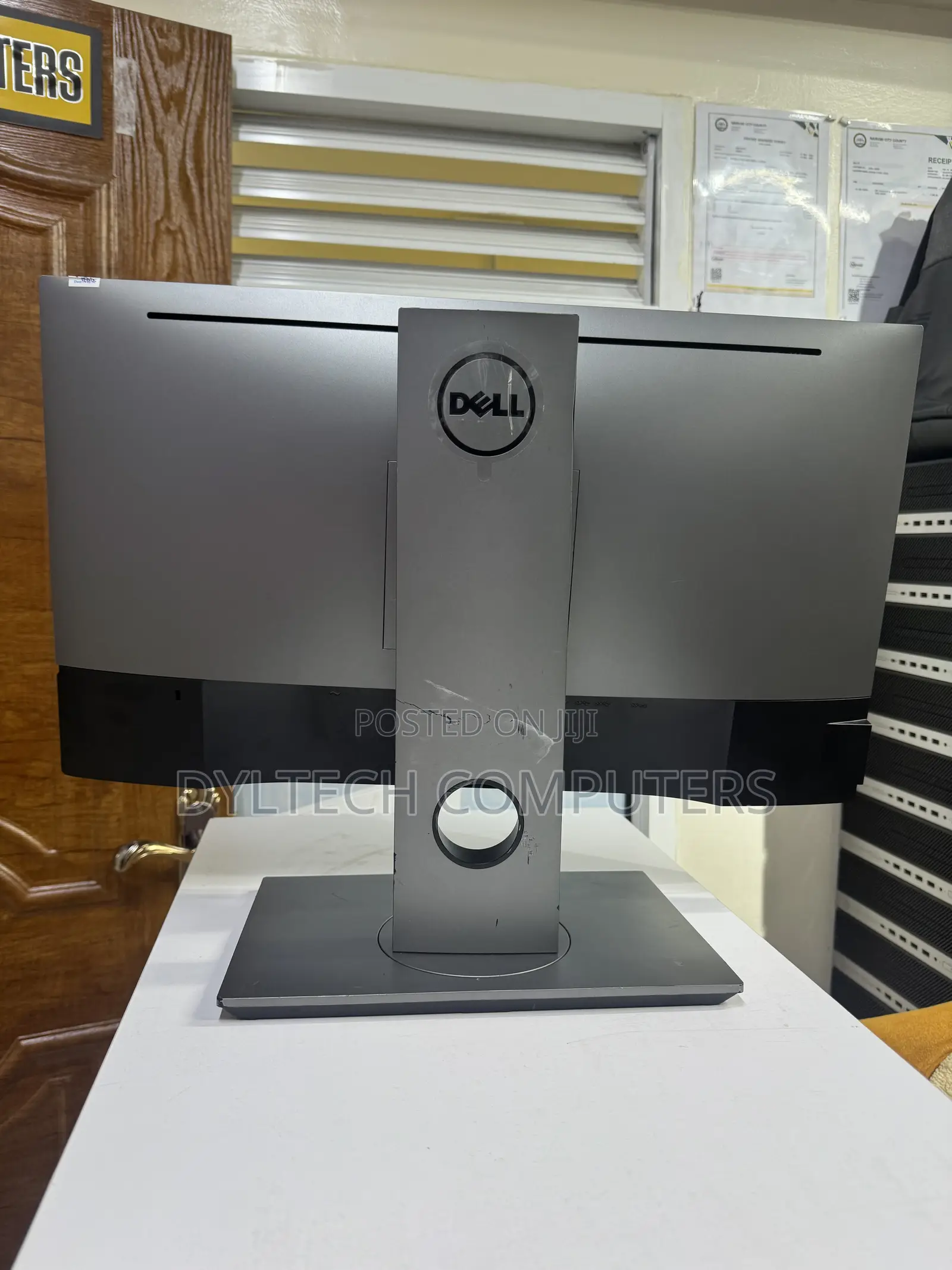 Dell U2518D