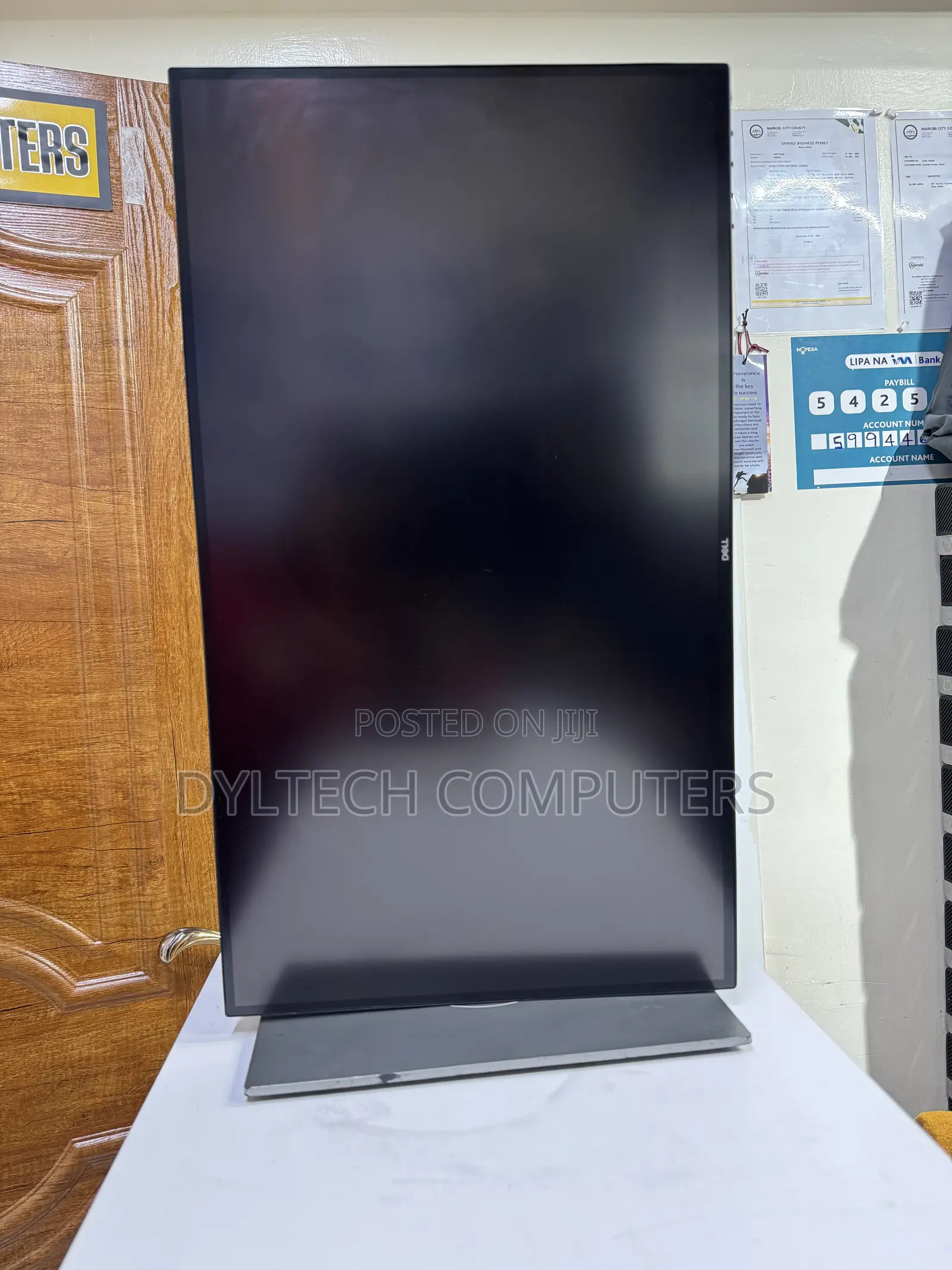 Dell U2518D