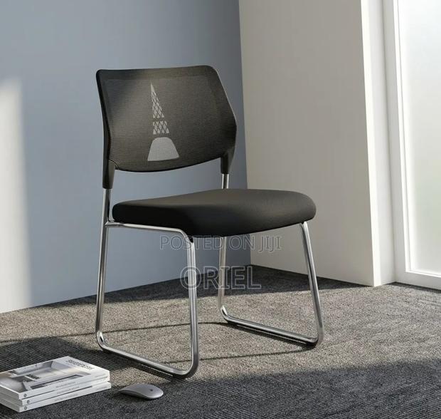 Office Chair : Waiting Stackable Chair - thumbnail 2
