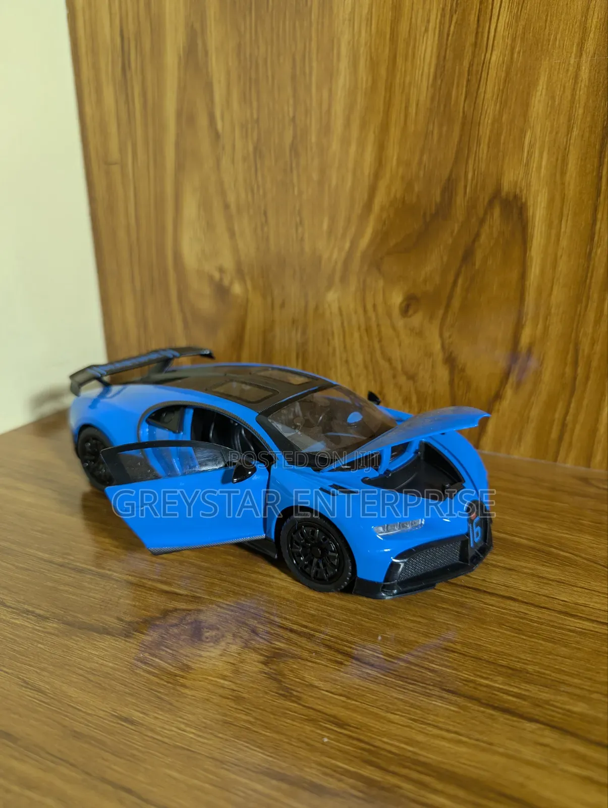 Bugatti Chiron Diecast Model Car Battery Operated Metallic