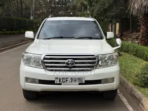 Toyota Land Cruiser 2008 White
