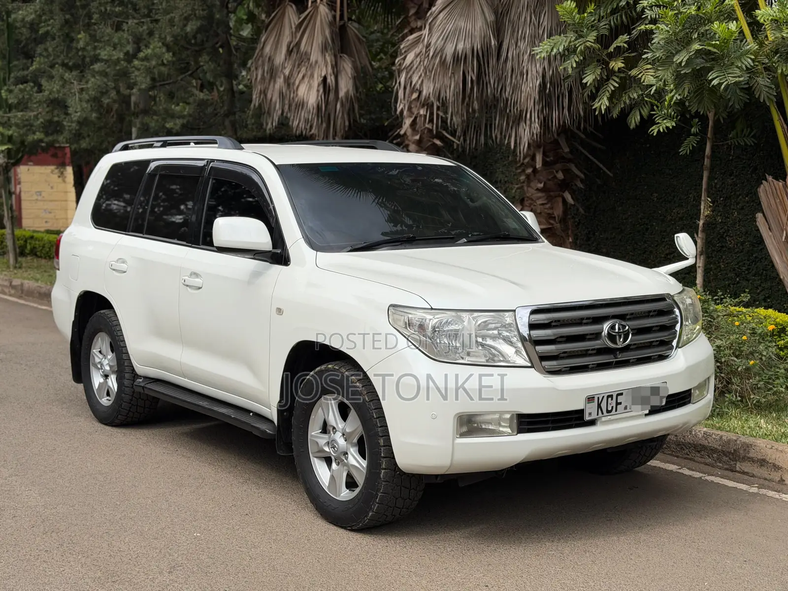 Toyota Land Cruiser 2008 White