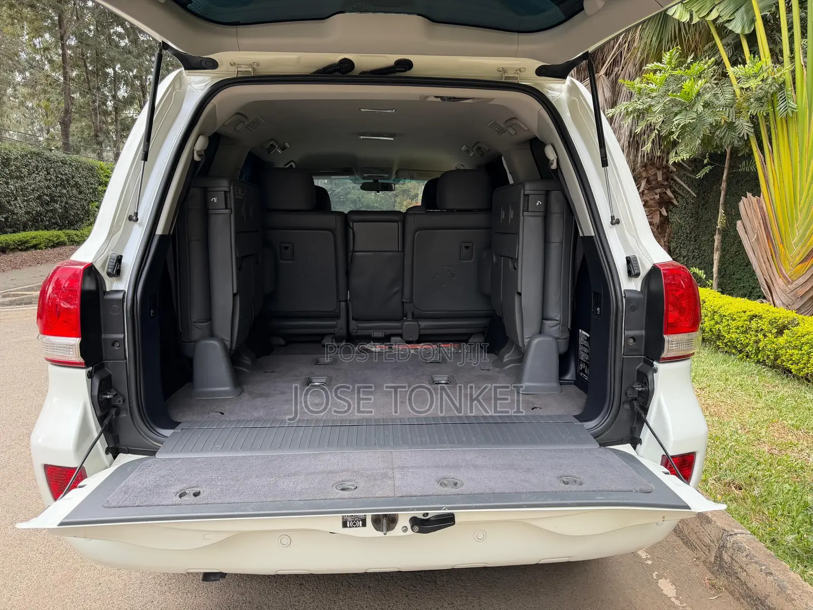 Toyota Land Cruiser 2008 White