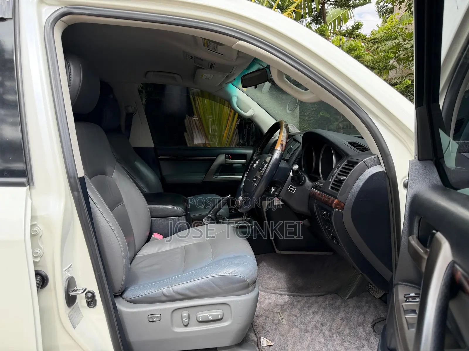 Toyota Land Cruiser 2008 White
