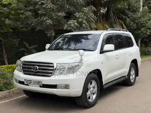Toyota Land Cruiser 2008 White