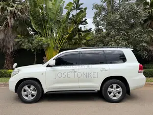 Toyota Land Cruiser 2008 White