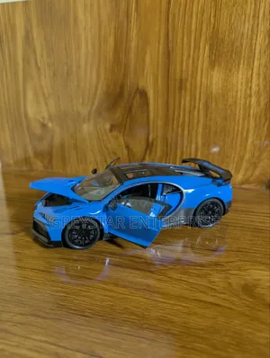 Bugatti Chiron Diecast Car Model 1:24 Size Scale Pullback Effect
