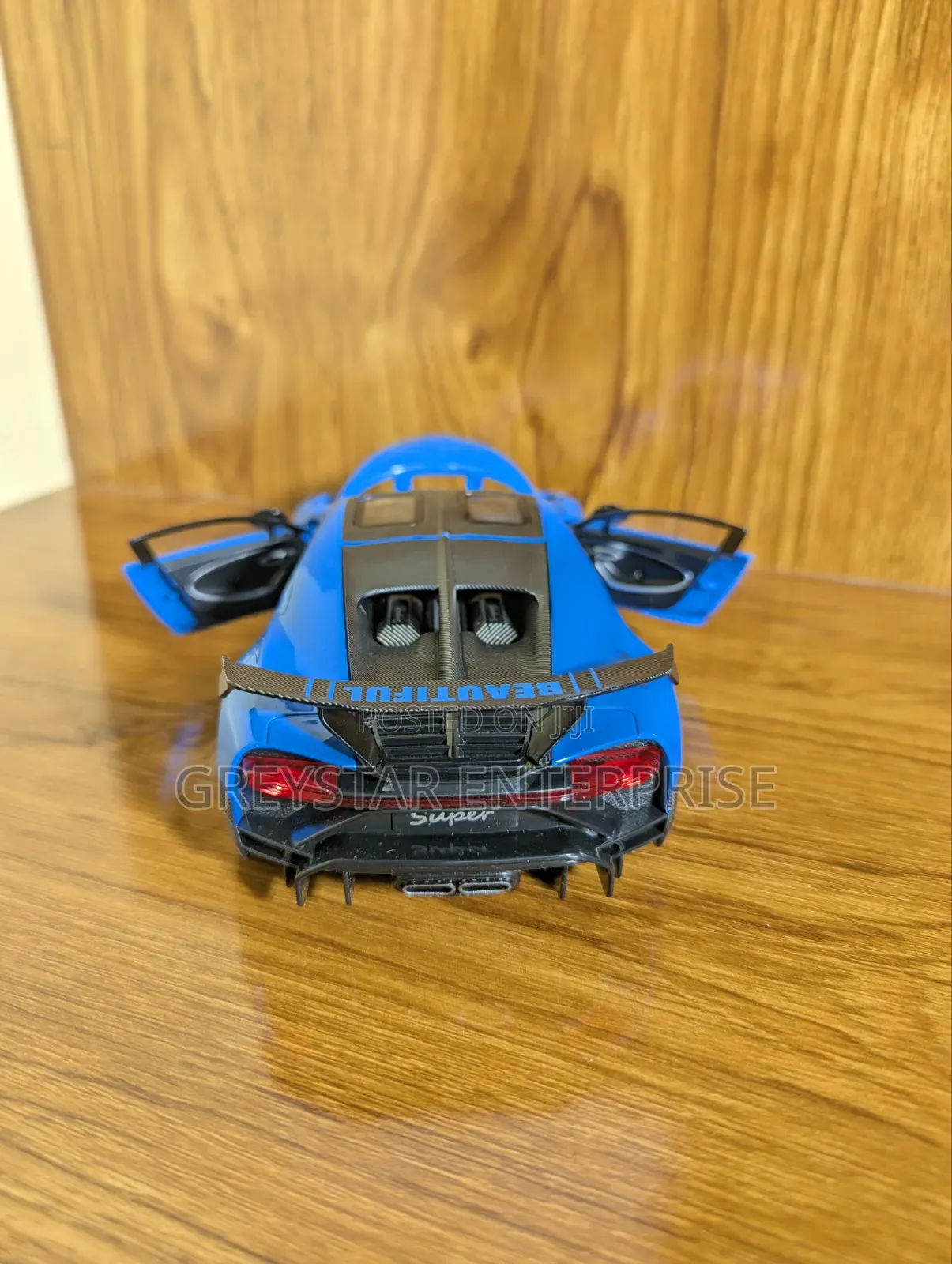 Bugatti Chiron Diecast Car Model 1:24 Size Scale Pullback Effect