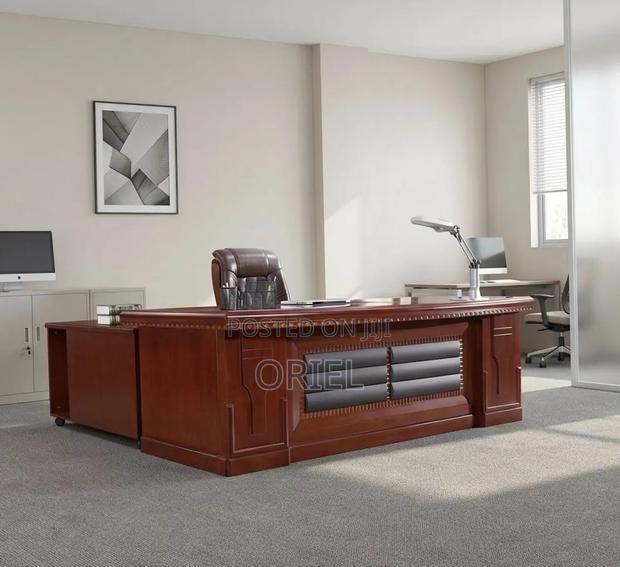 Executive Office Desk : 2M Mahogany Table - thumbnail 11