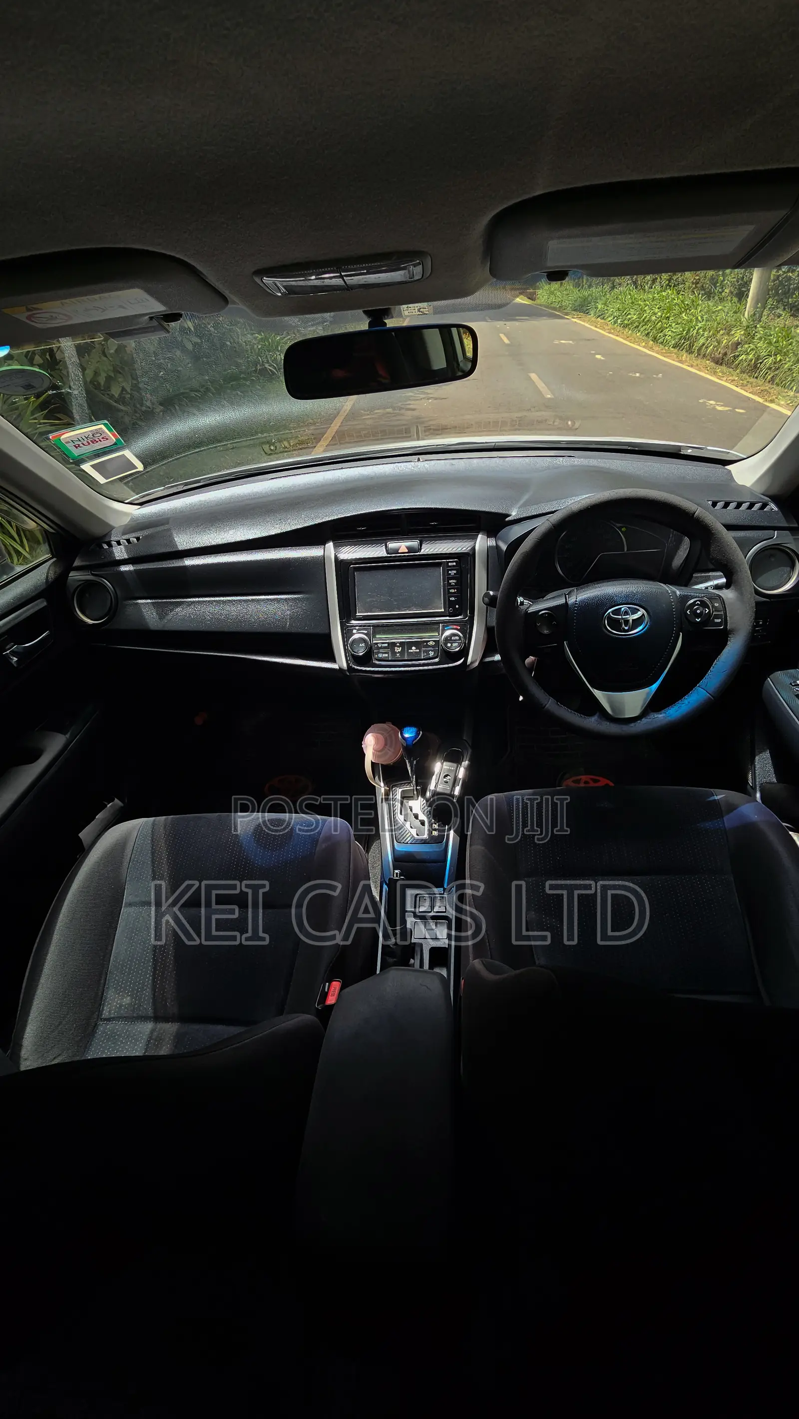 Toyota Corolla Fielder 1.5 Hybrid FWD 2015 Silver