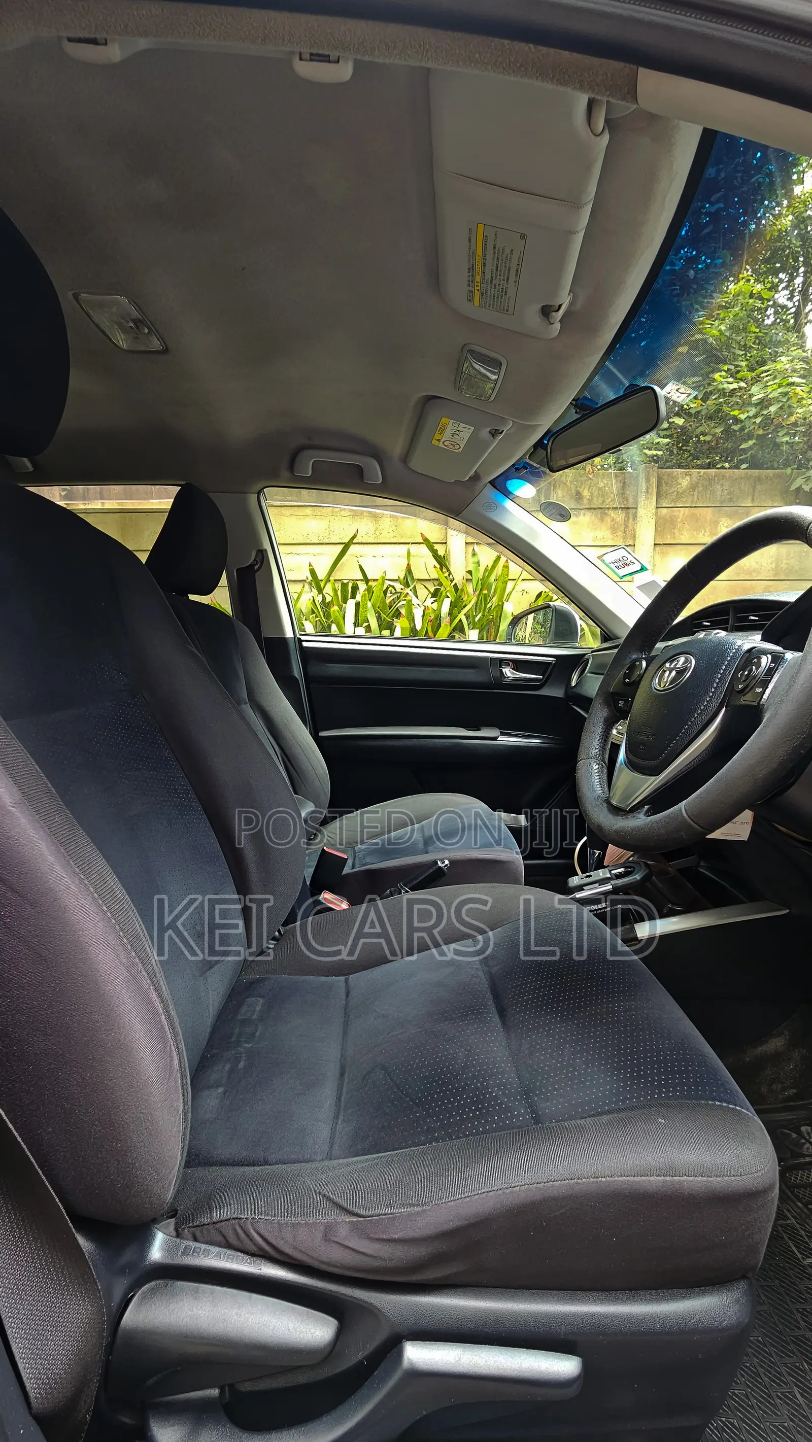 Toyota Corolla Fielder 1.5 Hybrid FWD 2015 Silver