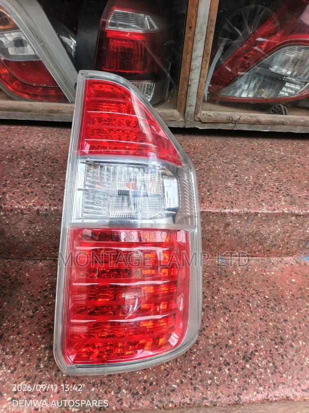 Toyota NOAH 2010