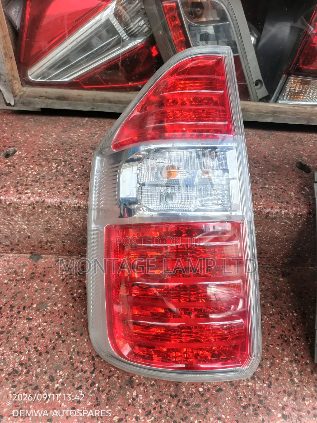 Toyota NOAH 2010