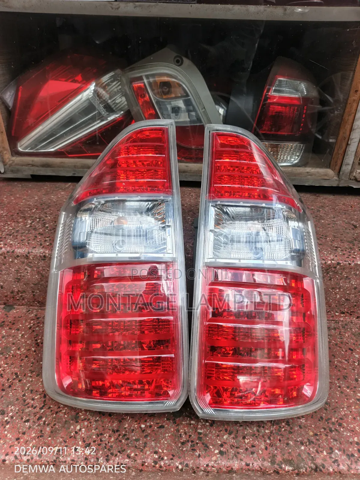 Toyota NOAH 2010